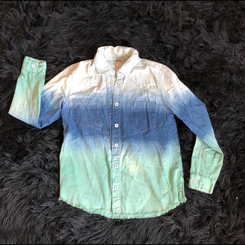 On trend tie dye blue grey white shirt blouse